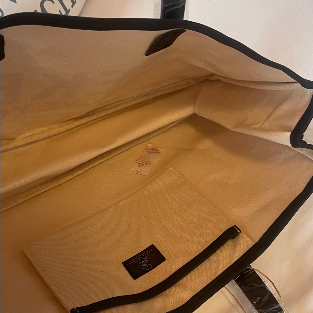 Stylish Tan Weekend Tote Bag - Picture 4 of 5